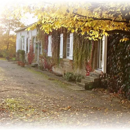 Bed & Breakfast D'hotes Avec Salle D'eau Privee Dans Un Prieure Historique - Fr-1-589-737 Aydoilles